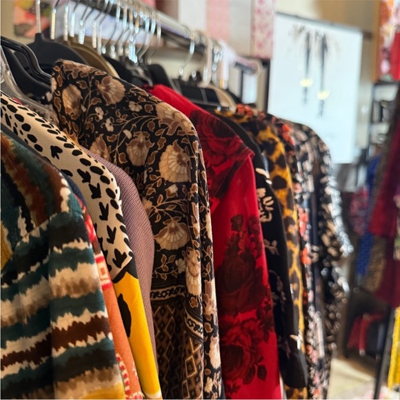 @ladybugthreads is LIVE!!! 👋🏻🔥❤️🚨⏰ - Picture 3 of 16